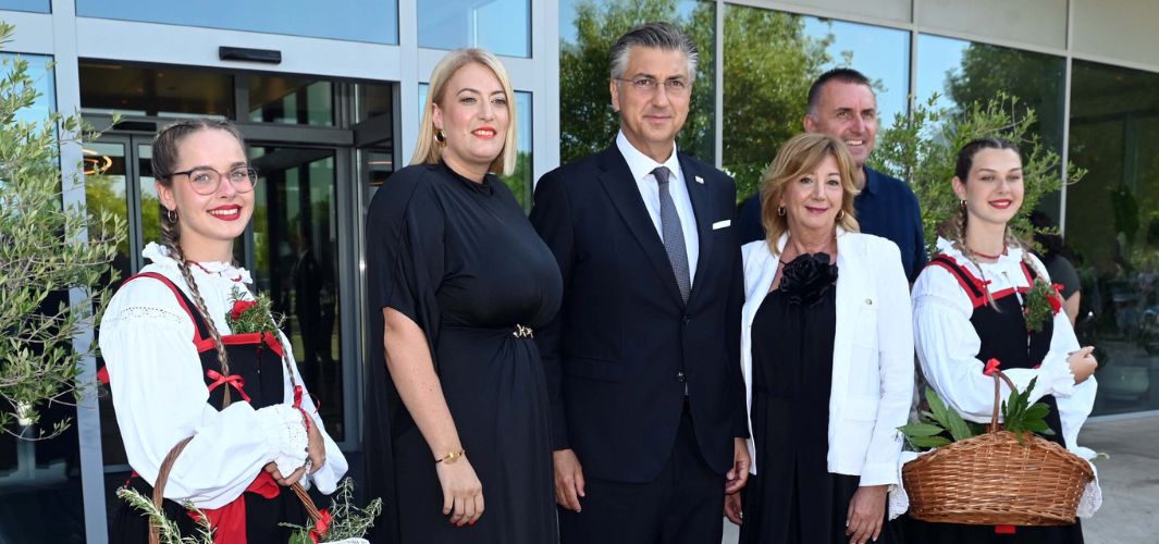 Rekordna ulaganja, iskreni dijalog & funkcionalna i fiskalna decentralizacija. Ravnomjerni regionalni razvoj jedna je od najuspješnijih naših politika! 