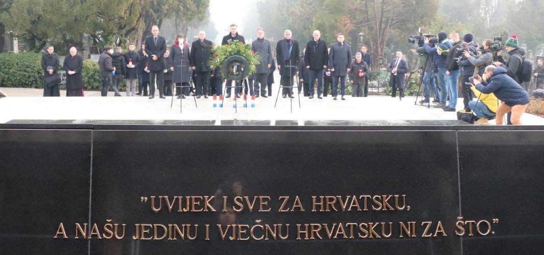 S neizmjernim ponosom i poštovanjem prisjećamo se dr. Tuđmana, utemeljitelja suvremene hrvatske države i HDZ-a