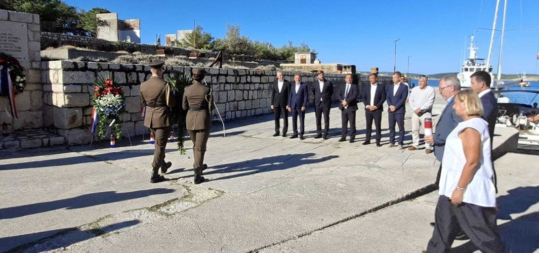 Goli otok - jedan od simbola zla i zločina komunizma!