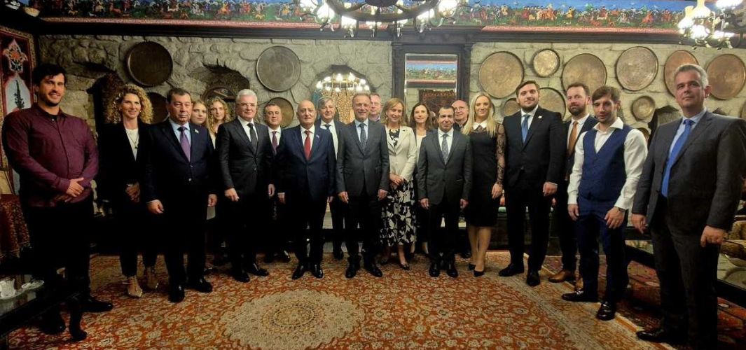 Na kraju službenog posjeta Azerbajdžanu predsjednik Hrvatskog sabora sastao se s istaknutim Hrvatima koji ondje žive i rade 