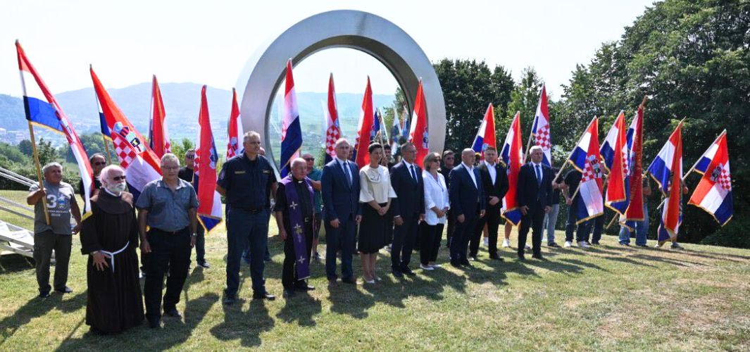 Lederer je ostavio neizbrisivi trag u obrani istine o Domovinskom ratu, a njegove snimke i danas snažno svjedoče o herojstvu hrvatskih branitelja!