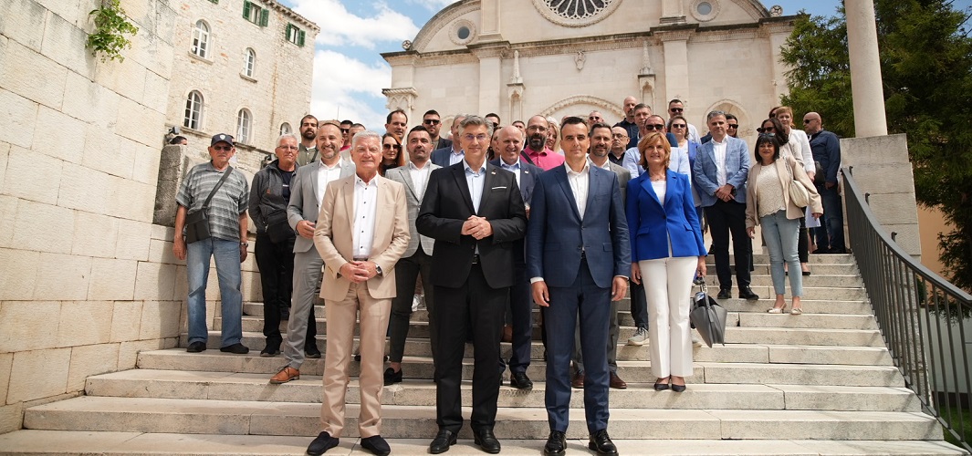 Sve dobro što smo učinili u Šibeniku želimo preslikati na županiju. ŠKŽ se vraća razvoju i ozbiljnoj politici, nacionalnoj snazi i HDZ-u!