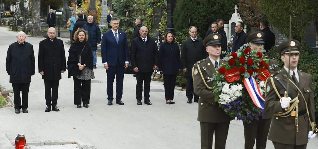 U tišini i molitvi, s dubokim poštovanjem i zahvalnošću, čuvamo uspomenu na one koji više nisu s nama 