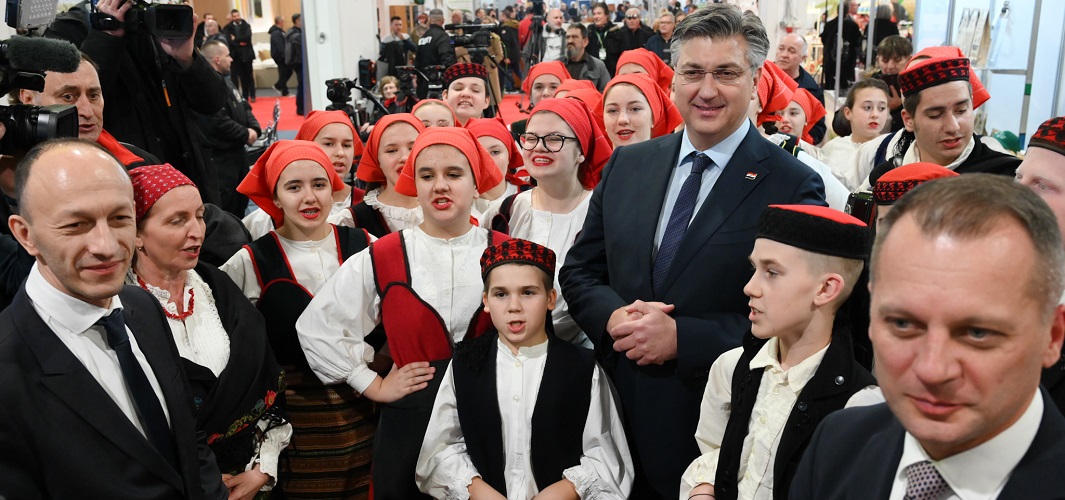 Naša će Vlada i dalje svim svojim snagama i voljom podržavati Slavoniju & ulagati u njezin gospodarski i kulturni razvoj!