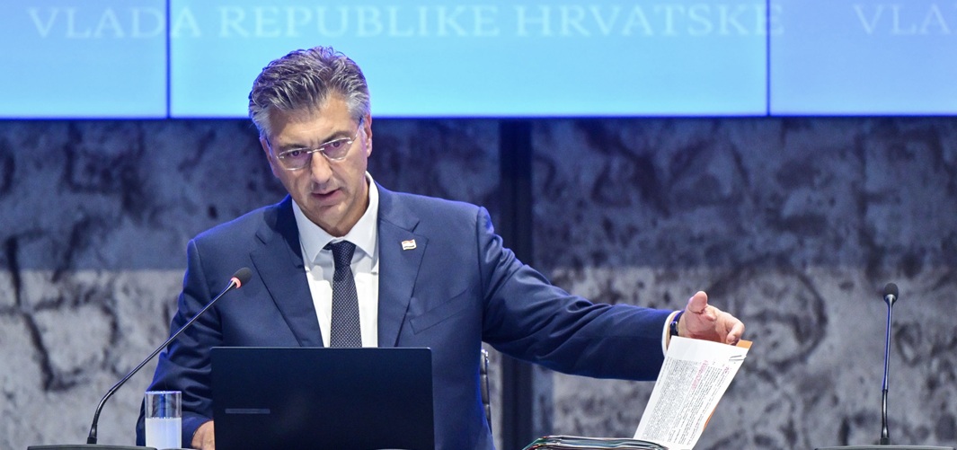 (VIDEO) Dok ljevica politizira & izvodi prozirne igrokaze, mi pomažemo Omišu & rješavamo problem otpada u Gospiću!