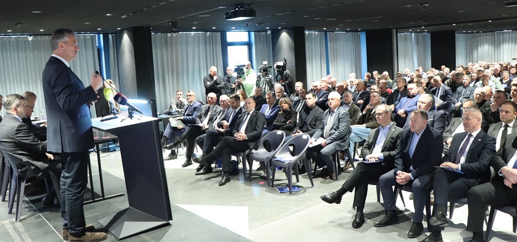 Svi dužnosnici koji krše zakon moraju znati da ih, za razliku od nekih prošlih vremena, nitko neće spašavati!